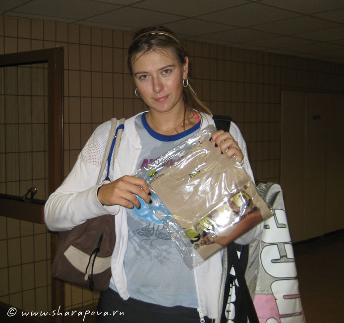 http://www.sharapova.ru/gallery/content/2006/Moscow-Kremlin_Cup/040.jpg